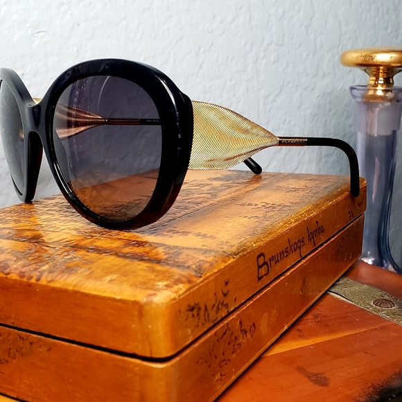 Burberry sunglasses women's - Picture 4 of 4